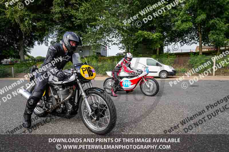 Vintage motorcycle club;eventdigitalimages;mallory park;mallory park trackday photographs;no limits trackdays;peter wileman photography;trackday digital images;trackday photos;vmcc festival 1000 bikes photographs